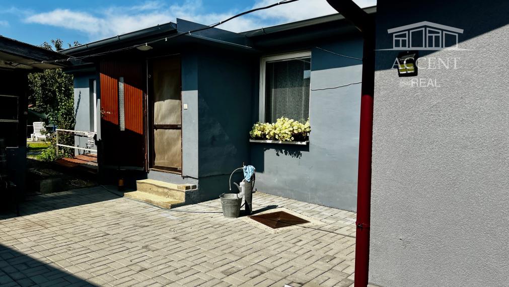 RODINNÝ DOM V CENTRE IVÁNKY PRI DUNAJI- FARNIANSKA UL. (POZEMOK 416M2)