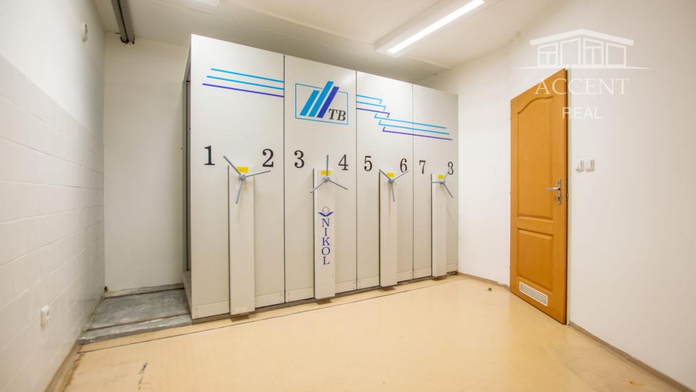 TROJPODLAŽNÁ POLYFUNKČNÁ BUDOVA V RUŽINOVE (414M2) - FREKVENTOVANÁ GALVANIHO ULICA