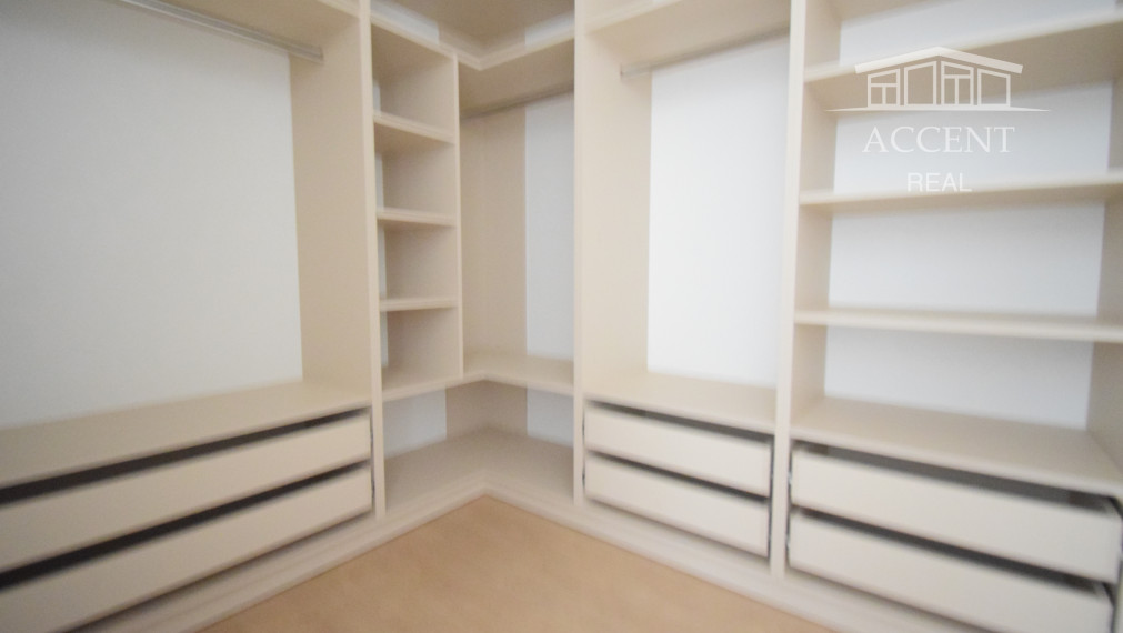 PRIESTRANNÝ 3-IZBOVÝ BYT S VEĽKOU LOGGIOU (89M2) V ŠTANDARDE S KUCHYNSKOU LINKOU, VEĽKÝ WALK IN ŠATNÍK