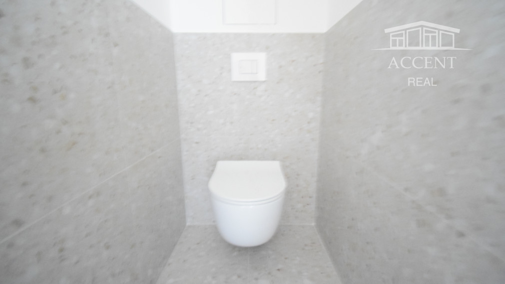 PRIESTRANNÝ 3-IZBOVÝ BYT S VEĽKOU LOGGIOU (89M2) V ŠTANDARDE S KUCHYNSKOU LINKOU, VEĽKÝ WALK IN ŠATNÍK