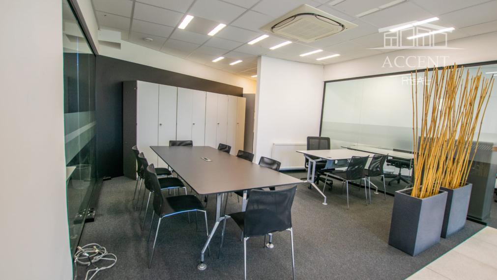 TROJPODLAŽNÁ POLYFUNKČNÁ BUDOVA V RUŽINOVE (414M2) - FREKVENTOVANÁ GALVANIHO ULICA