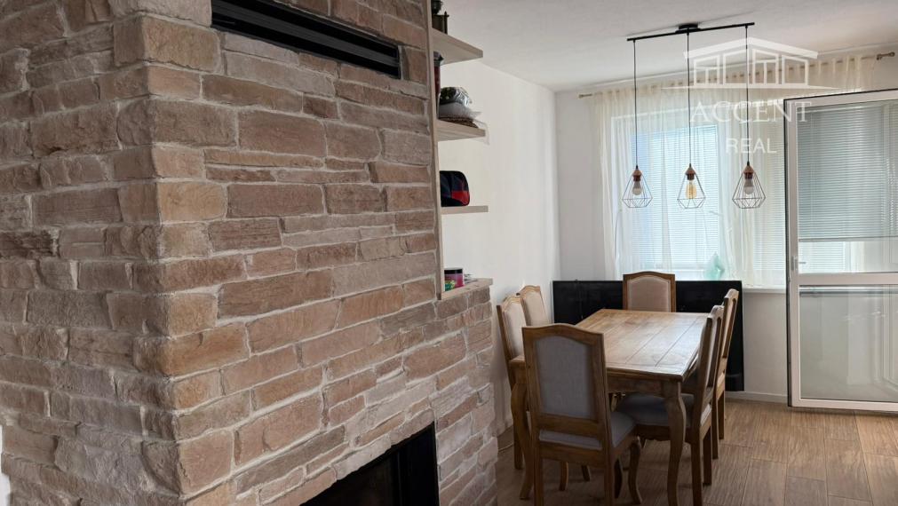 REZERVOVANÉ -   Výnimočný 3 izbový byt v RD s terasou a záhradou, 3 parkovacie miesta