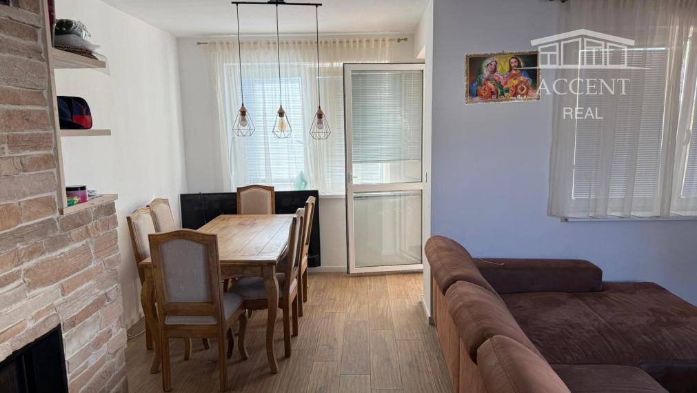 REZERVOVANÉ -   Výnimočný 3 izbový byt v RD s terasou a záhradou, 3 parkovacie miesta