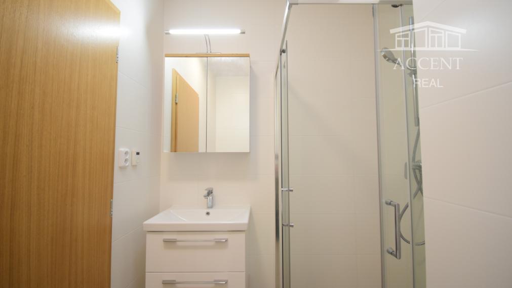 VÝBORNÁ CENA - PRENÁJOM 2 IZBOVÉHO BYTU V RODINNOM DOME