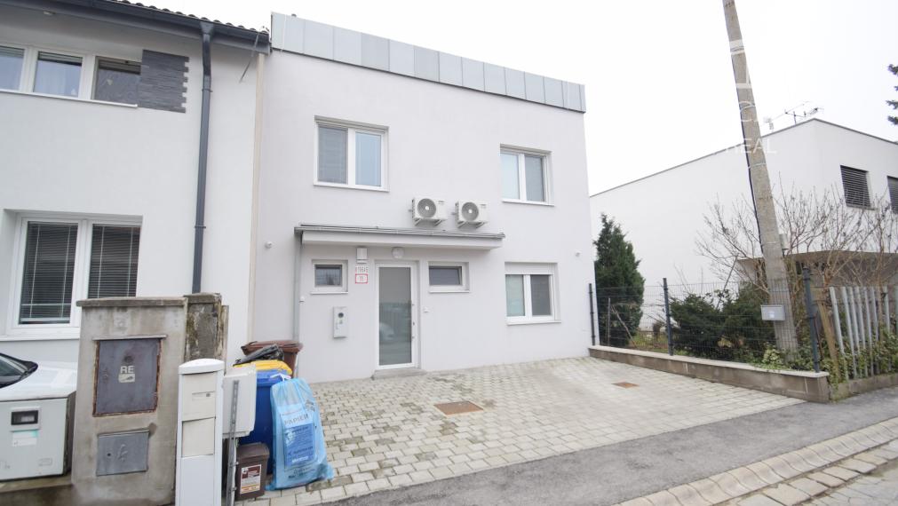 VÝBORNÁ CENA - PRENÁJOM 2 IZBOVÉHO BYTU V RODINNOM DOME