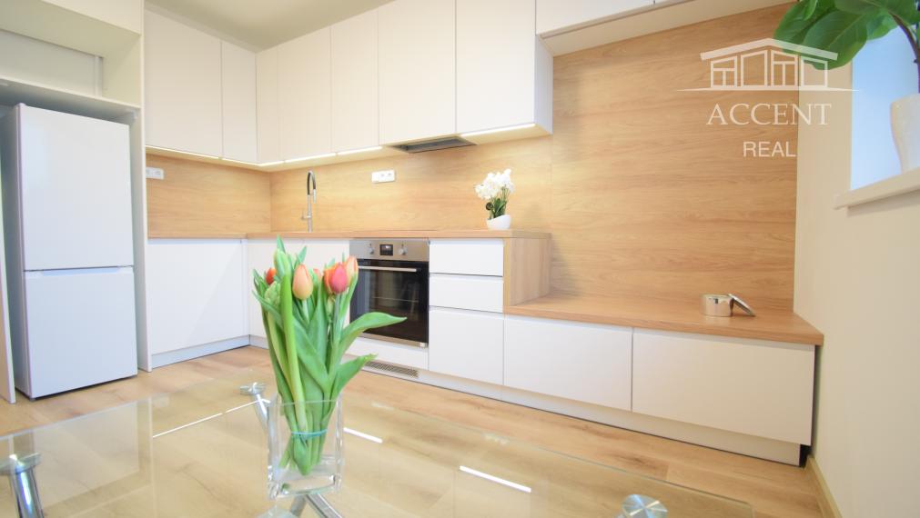 VÝBORNÁ CENA - PRENÁJOM 2 IZBOVÉHO BYTU V RODINNOM DOME