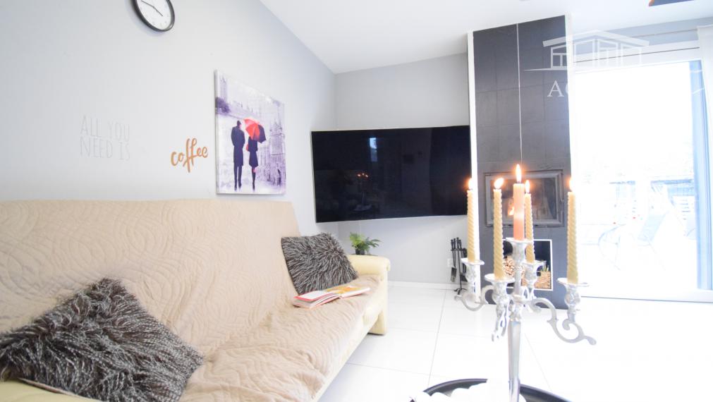 KOMPLETNE ZARIADENÝ 4- IZBOVÝ MOBILNÝ DOM S TERASOU S KRÁSNYM SLNEČNÝM POZEMKOM (1427M2) - PEKNÁ CESTA RAČA