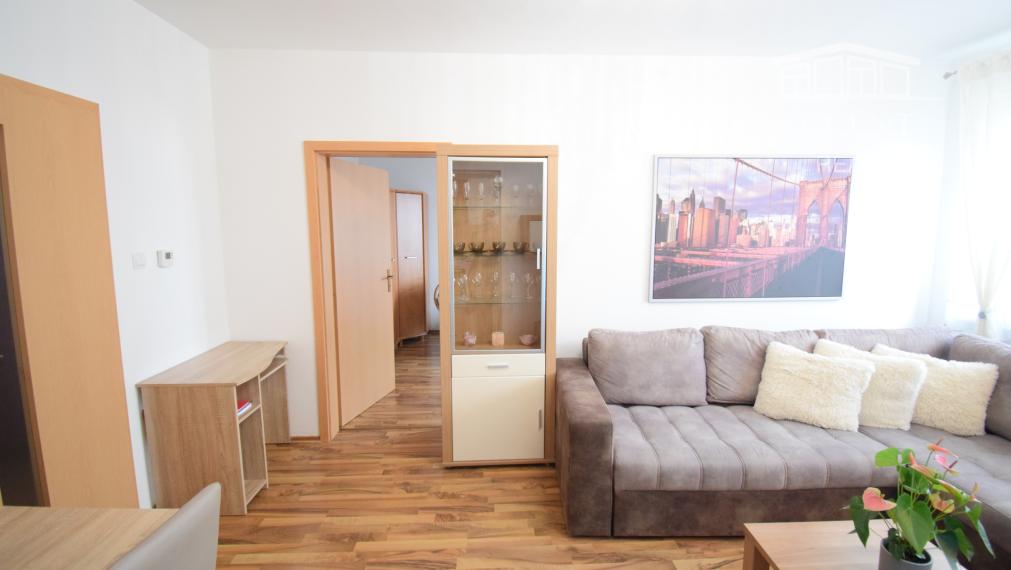 PREDAJ ÚTULNÉHO 2 IZBOVÉHO BYTU V TEHLOVOM BEZBARIEROVOM DOME S BALKÓNOM A PIVNICOU