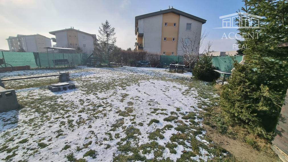 PREDAJ ÚTULNÉHO 2 IZBOVÉHO BYTU V TEHLOVOM BEZBARIEROVOM DOME S BALKÓNOM A PIVNICOU