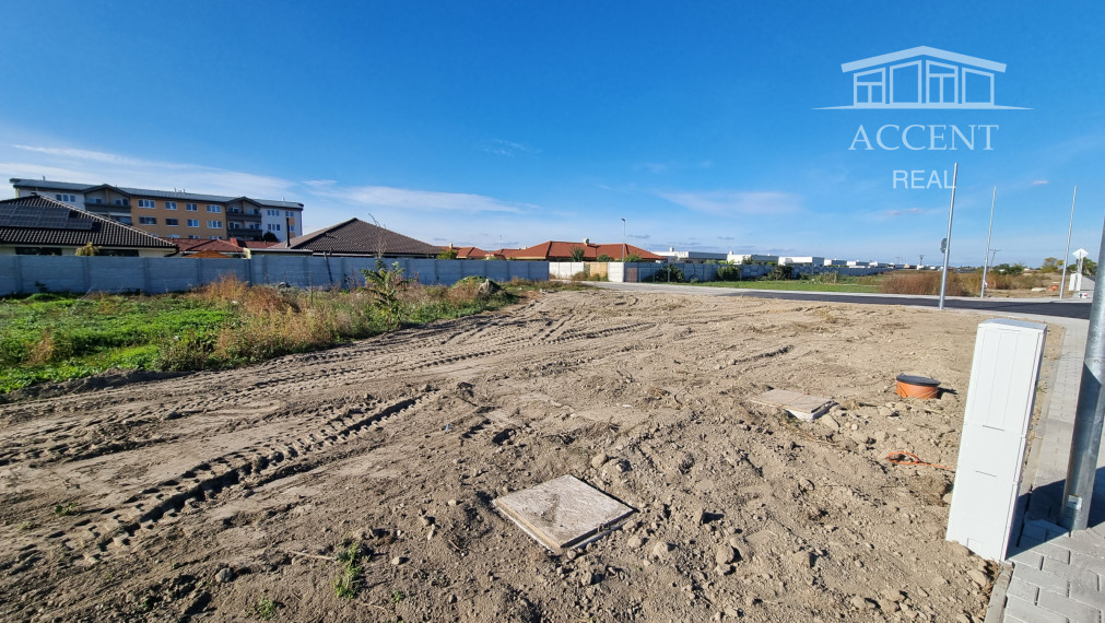 ROŽNÝ VOĽNÝ STAVEBNÝ POZEMOK (612M2),  SKVELÁ POLOHA -  MOST PRI BRATISLAVE