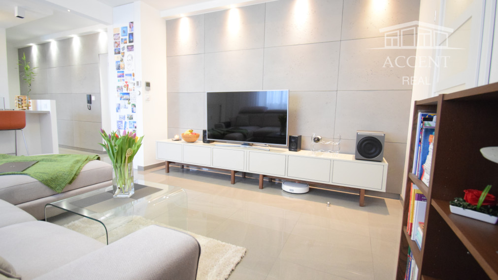 PRENÁJOM DIZAJNOVÉHO 2 - IZBOVÉHO BYTU SO ŠATNÍKOM A BALKÓNOM NA TRNÁVKE