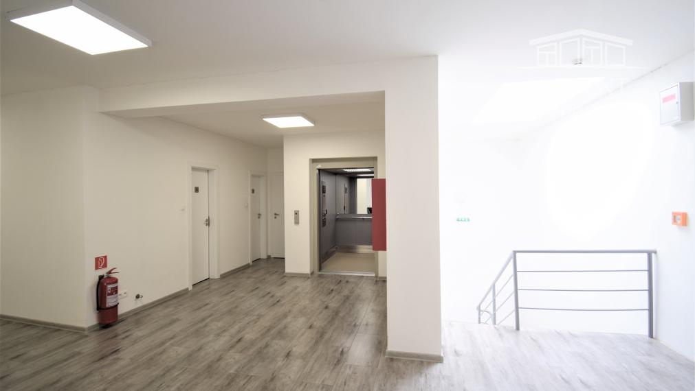 NA PRENÁJOM PRIESTOR - KANCELÁRIA/SKLAD 2 miestnosti (58m2)