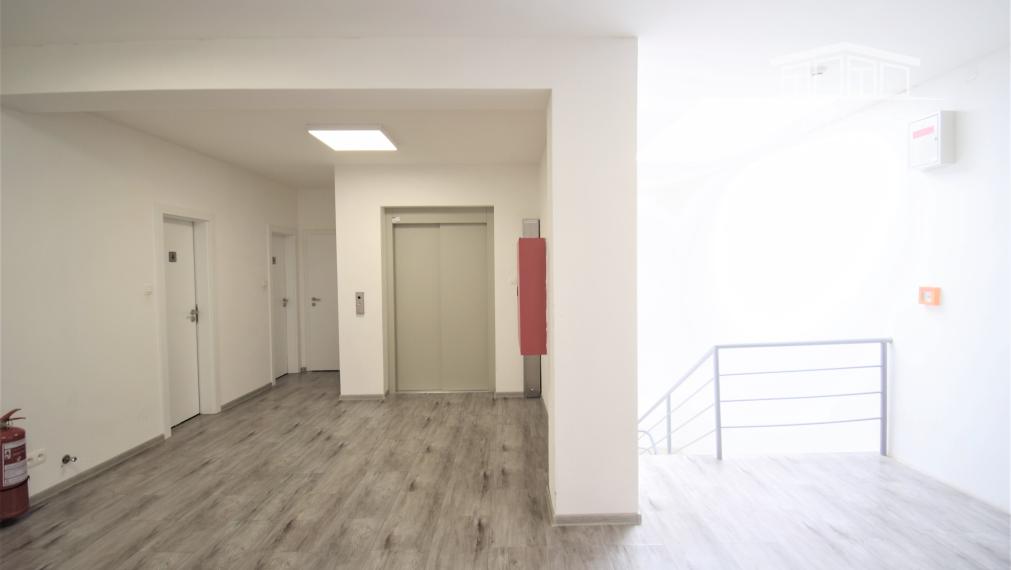 NA PRENÁJOM PRIESTOR - KANCELÁRIA/SKLAD 2 miestnosti (58m2)