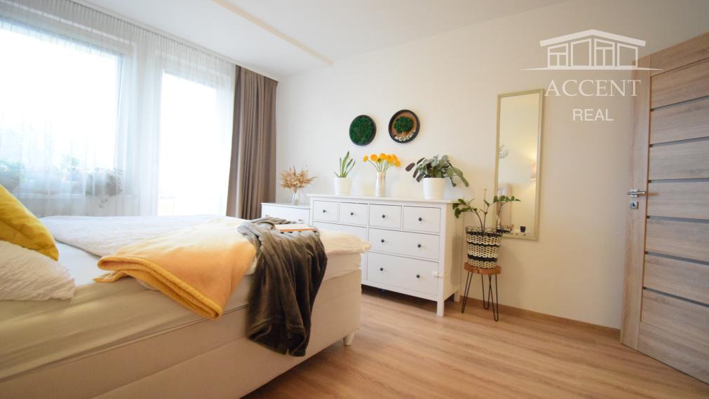 VEĽMI PEKNÝ, KVALITNE ZREKONŠTRUOVANÝ 3-IZBOVÝ BYT (70 M2)V RUŽINOVE VO VÝBORNEJ LOKALITE PLNEJ ZELENE