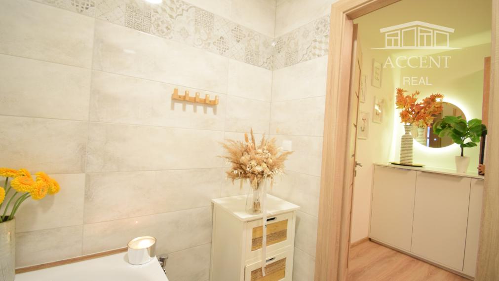 VEĽMI PEKNÝ, KVALITNE ZREKONŠTRUOVANÝ 3-IZBOVÝ BYT (70 M2)V RUŽINOVE VO VÝBORNEJ LOKALITE PLNEJ ZELENE