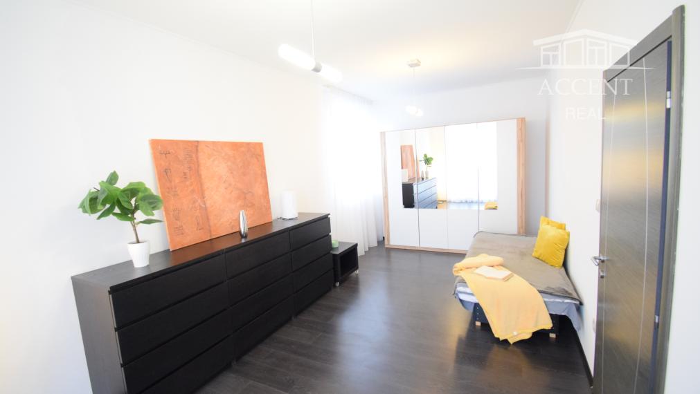 2 IZBOVÝ BYT V UZAVRETOM AREÁLI S KRÁSNOU VEĽKOU TERASOU A PARKOVACÍM MIESTOM (151,38m2)