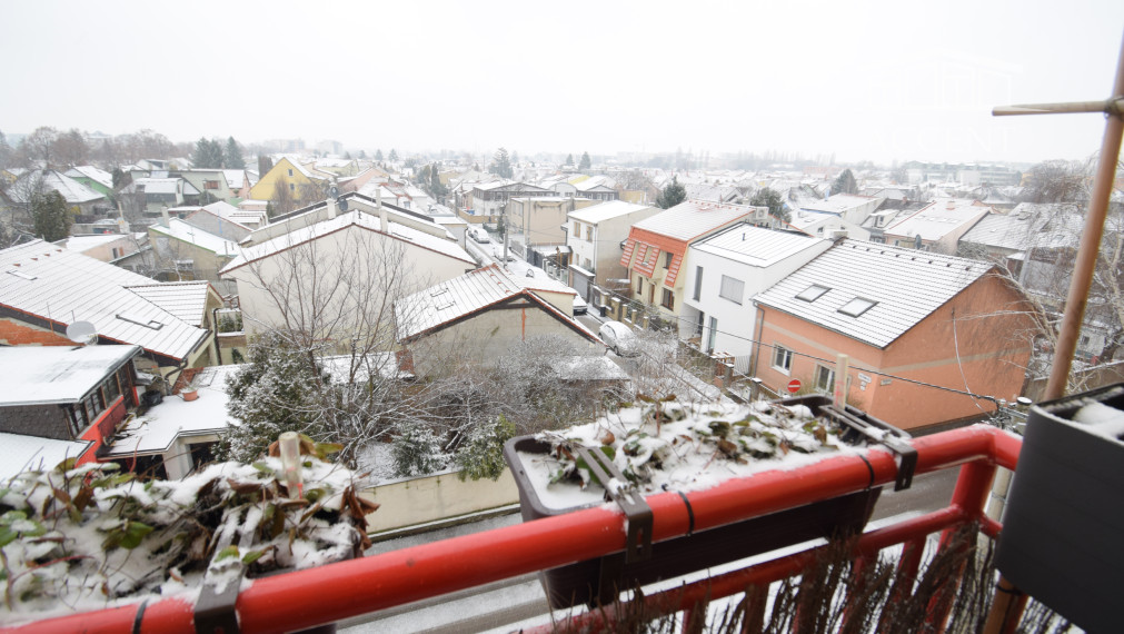 PRENÁJOM DIZAJNOVÉHO 2 - IZBOVÉHO BYTU SO ŠATNÍKOM A BALKÓNOM NA TRNÁVKE