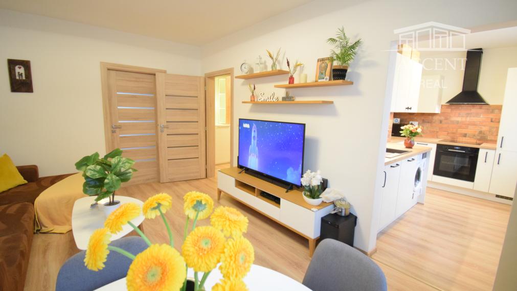 VEĽMI PEKNÝ, KVALITNE ZREKONŠTRUOVANÝ 3-IZBOVÝ BYT (70 M2)V RUŽINOVE VO VÝBORNEJ LOKALITE PLNEJ ZELENE