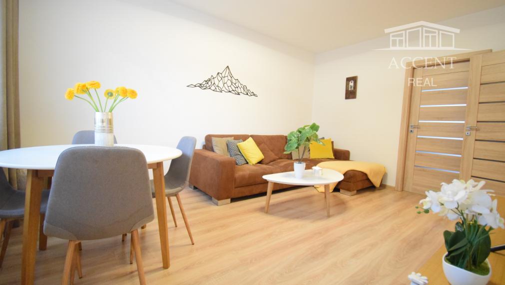 REZERVOVANÉ - VEĽMI PEKNÝ, KVALITNE ZREKONŠTRUOVANÝ 3-IZBOVÝ BYT (70 M2)V RUŽINOVE VO VÝBORNEJ LOKALITE PLNEJ ZELENE