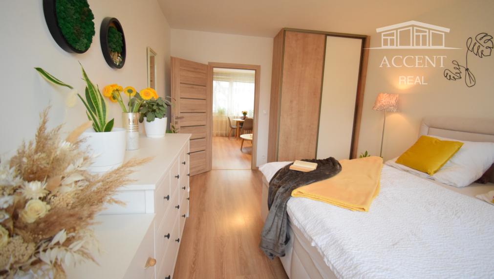 REZERVOVANÉ - VEĽMI PEKNÝ, KVALITNE ZREKONŠTRUOVANÝ 3-IZBOVÝ BYT (70 M2)V RUŽINOVE VO VÝBORNEJ LOKALITE PLNEJ ZELENE