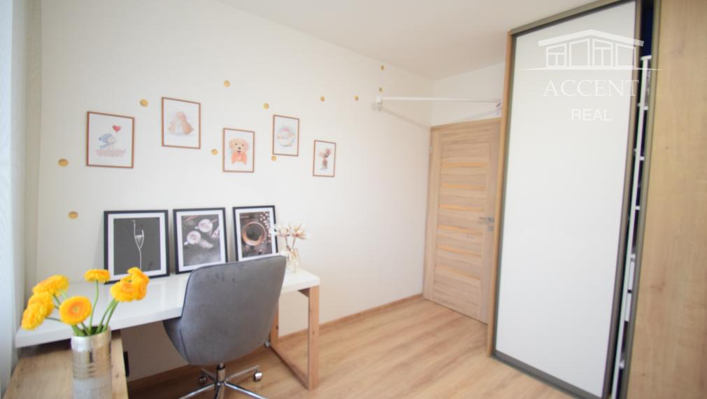 REZERVOVANÉ - VEĽMI PEKNÝ, KVALITNE ZREKONŠTRUOVANÝ 3-IZBOVÝ BYT (70 M2)V RUŽINOVE VO VÝBORNEJ LOKALITE PLNEJ ZELENE