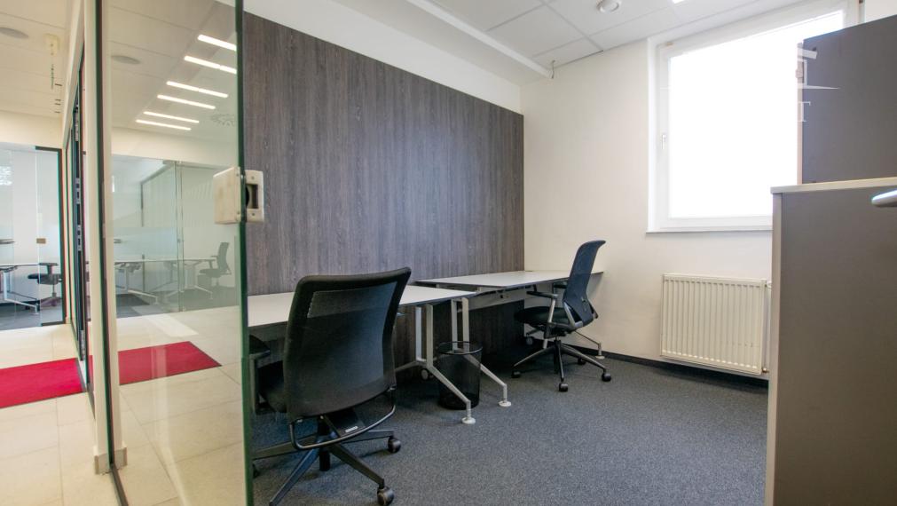 TROJPODLAŽNÁ POLYFUNKČNÁ BUDOVA V RUŽINOVE (414M2) - FREKVENTOVANÁ GALVANIHO ULICA