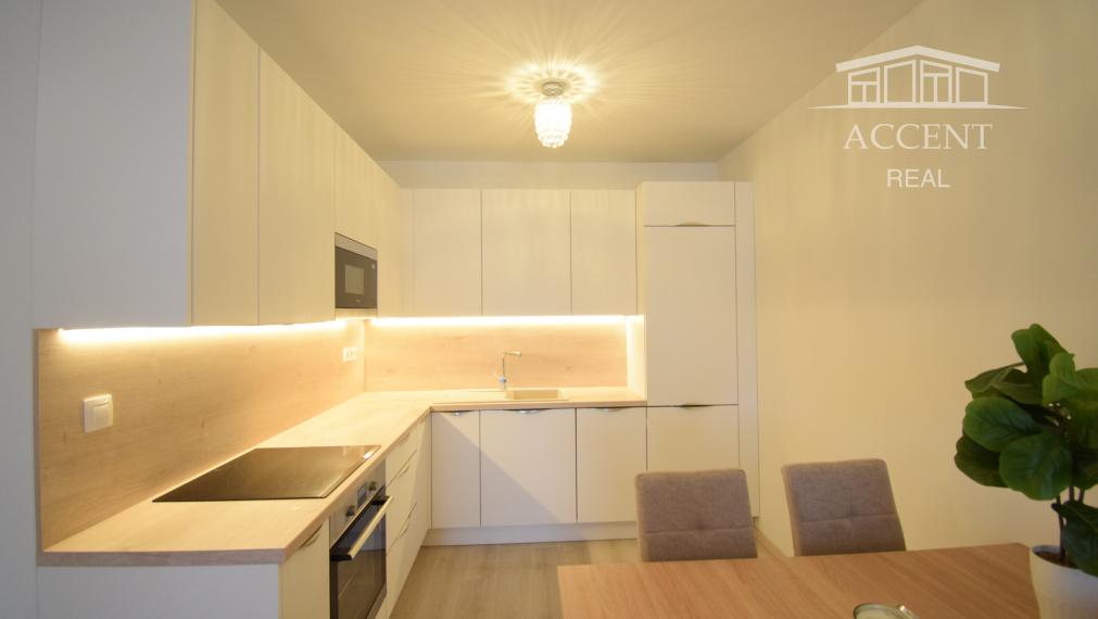 PRENÁJOM  KRÁSNEJ 2 - IZBOVEJ NOVOSTAVBY S BALKÓNOM A  PARKOVACÍM MIESTOM