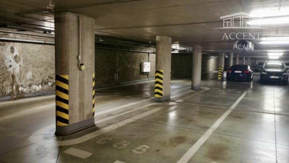 VEĽKÉ PARKOVACIE MIESTO NA PRENÁJOM (19M2)- POLYFUNKČNÝ OBJEKT RETRO - NEVÁDZOVA Ul.