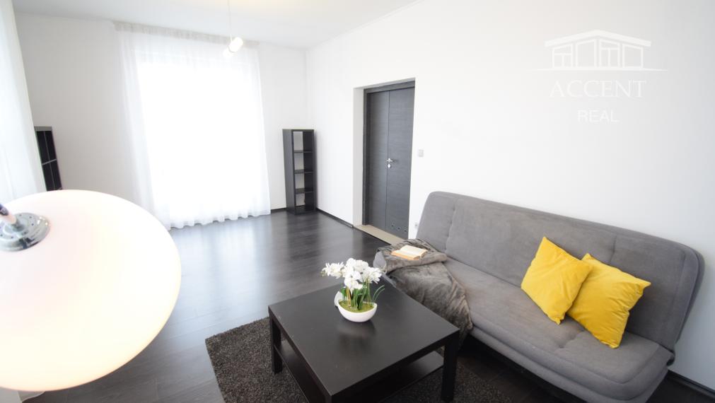 2 IZBOVÝ BYT V UZAVRETOM AREÁLI S KRÁSNOU VEĽKOU TERASOU A PARKOVACÍM MIESTOM (151,38m2)