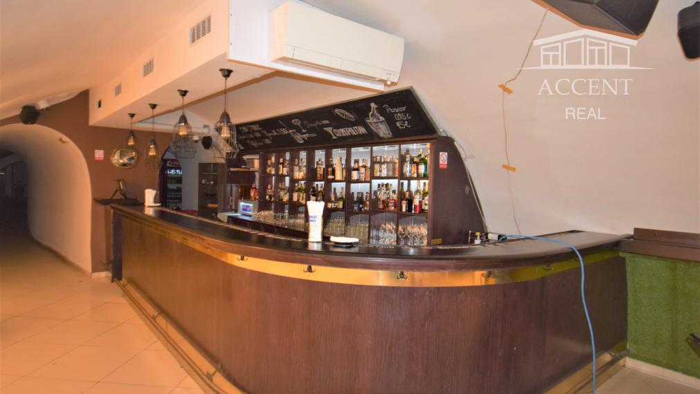 NÁDHERNÁ HISTORICKÁ BUDOVA   V CENTRE BANSKEJ BYSTRICE (1700m2)