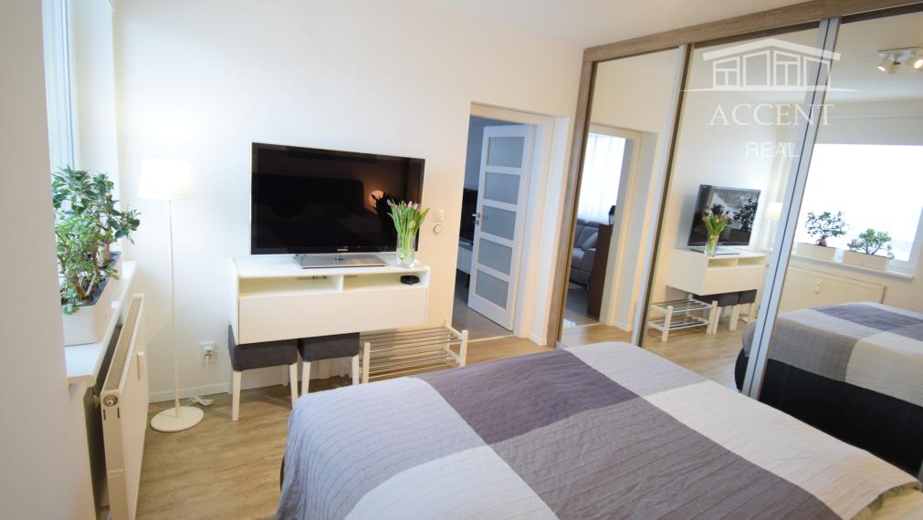 PRENÁJOM DIZAJNOVÉHO 2 - IZBOVÉHO BYTU SO ŠATNÍKOM A BALKÓNOM NA TRNÁVKE