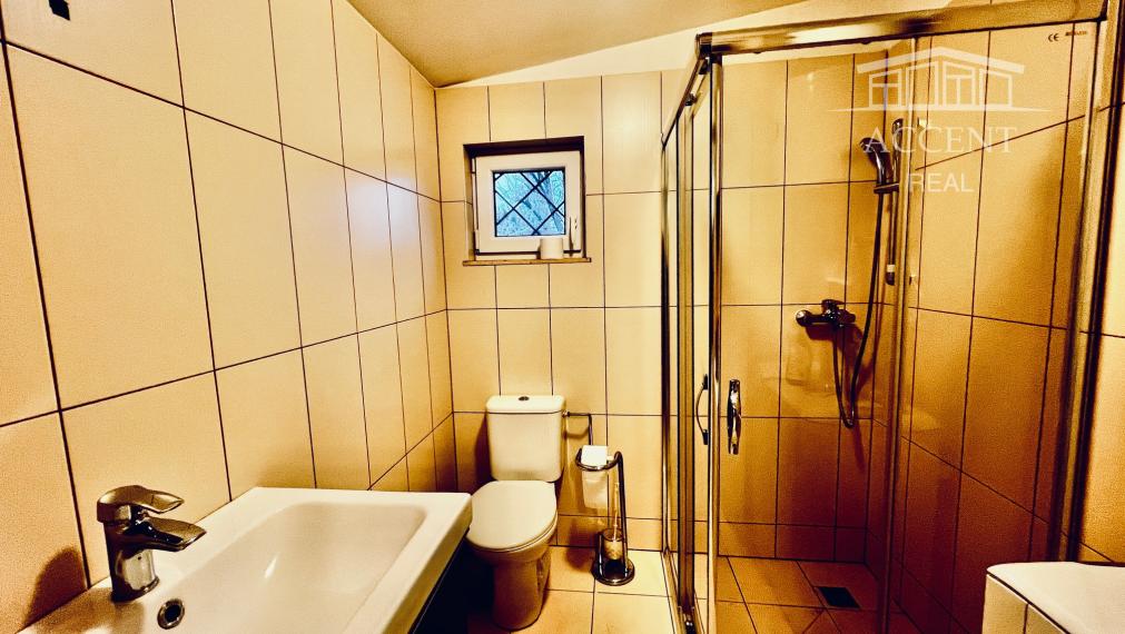 CELOROČNE OBÝVATEĽNÁ 2- IZBOVÁ CHATA S TERASOU A  KRÁSNOU ZÁHRADOU - MOŽNOSŤ TRVALÉHO POBYTU