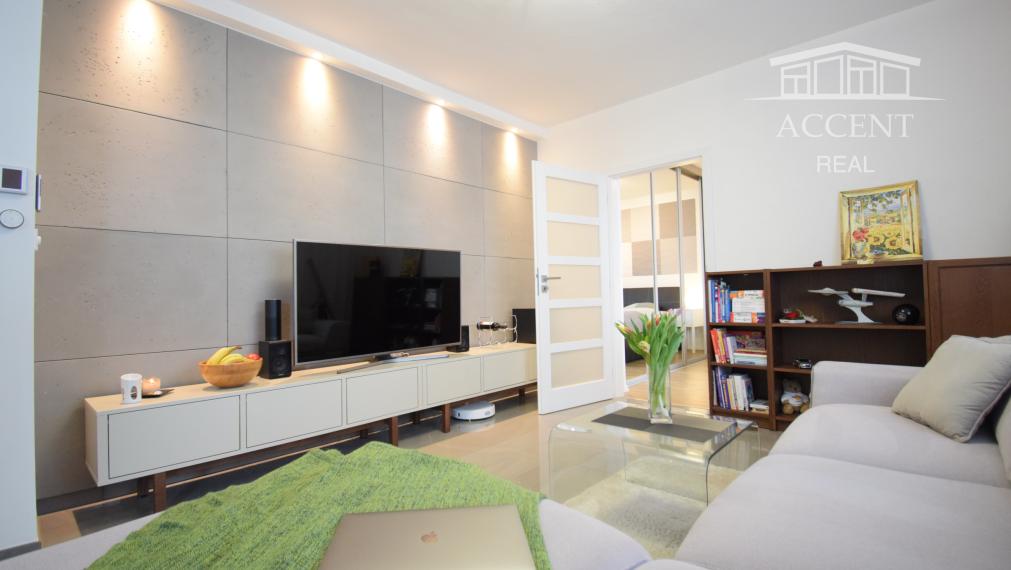 PRENÁJOM DIZAJNOVÉHO 2 - IZBOVÉHO BYTU SO ŠATNÍKOM A BALKÓNOM NA TRNÁVKE