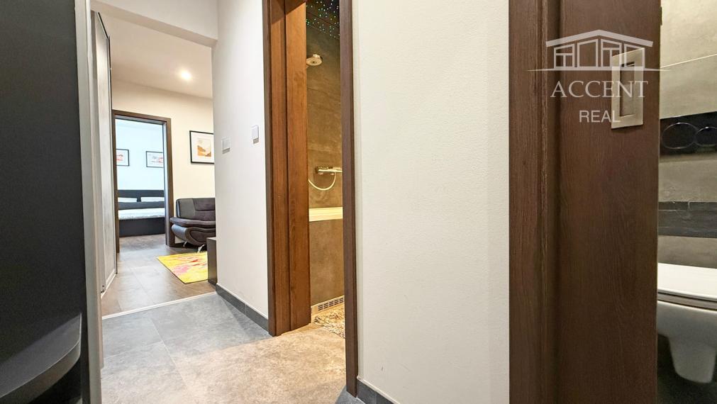 VEĽMI PEKNÝ, KVALITNE ZREKONŠTRUOVANÝ 3,5 - IZBOVÝ BYT V PETRŽALKE VO VÝBORNEJ LOKALITE PLNEJ ZELENE