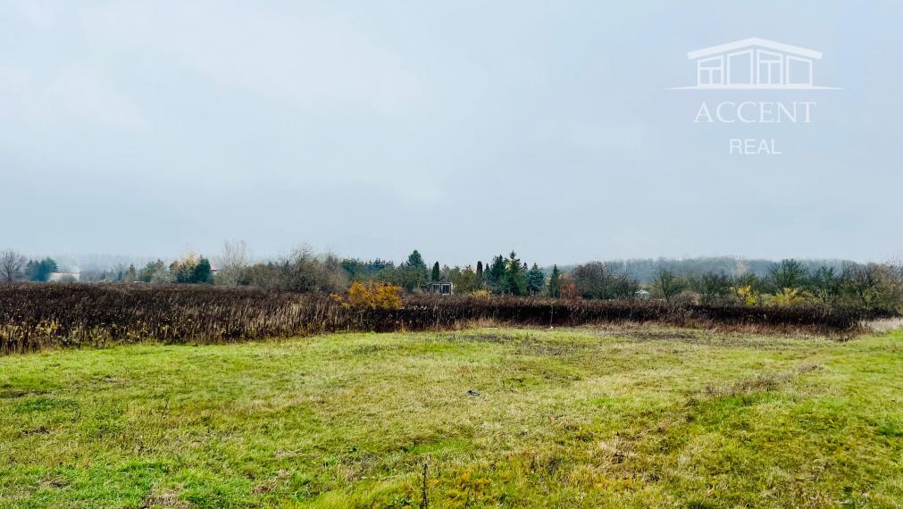 PEKNÝ REKREAČNÝ POZEMOK (ZÁHRADA, 818M2) V ČUNOVE