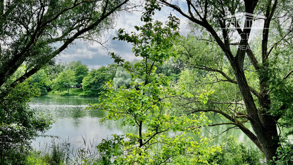 REKREAČNÝ POZEMOK (672M2) -ZELENÁ VODA- MOST PRI BRATISLAVE