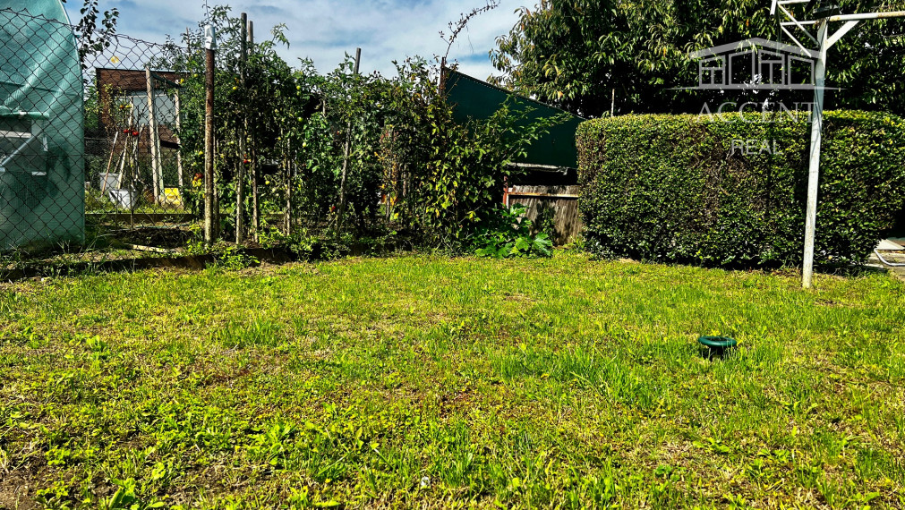 RODINNÝ DOM V CENTRE IVÁNKY PRI DUNAJI- FARNIANSKA UL. (POZEMOK 416M2)