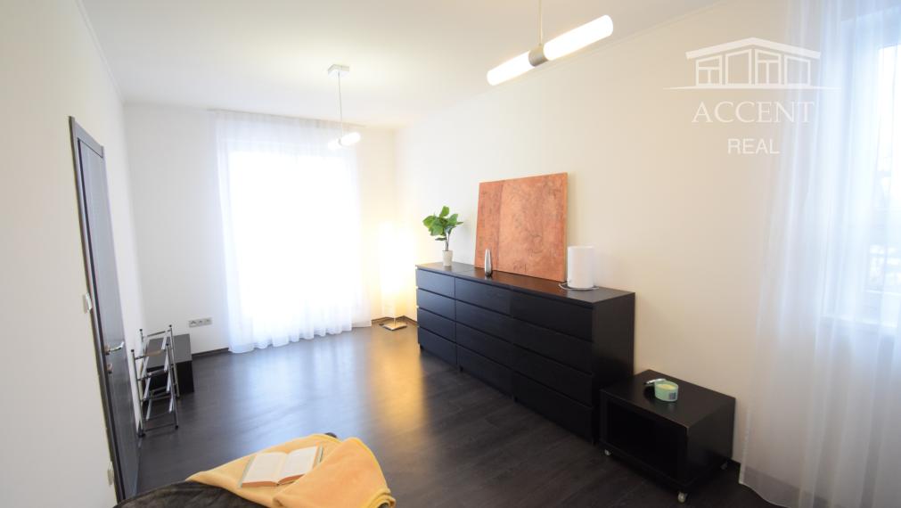 2 IZBOVÝ BYT V UZAVRETOM AREÁLI S KRÁSNOU VEĽKOU TERASOU A PARKOVACÍM MIESTOM (151,38m2)