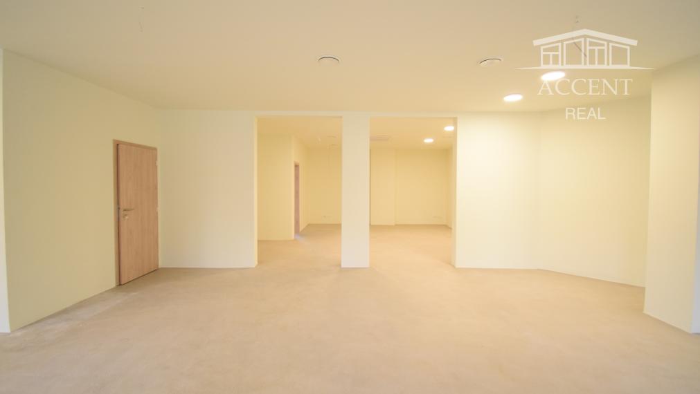 PRÉMIOVÉ OBCHODNÉ PRIESTORY S VÝKLADMI NA FREKVENTOVANEJ ULICI V CENTRE - KRÍŽNA UL.