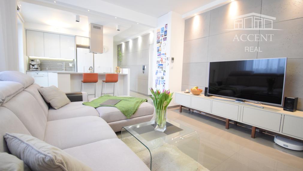 PRENÁJOM DIZAJNOVÉHO 2 - IZBOVÉHO BYTU SO ŠATNÍKOM A BALKÓNOM NA TRNÁVKE