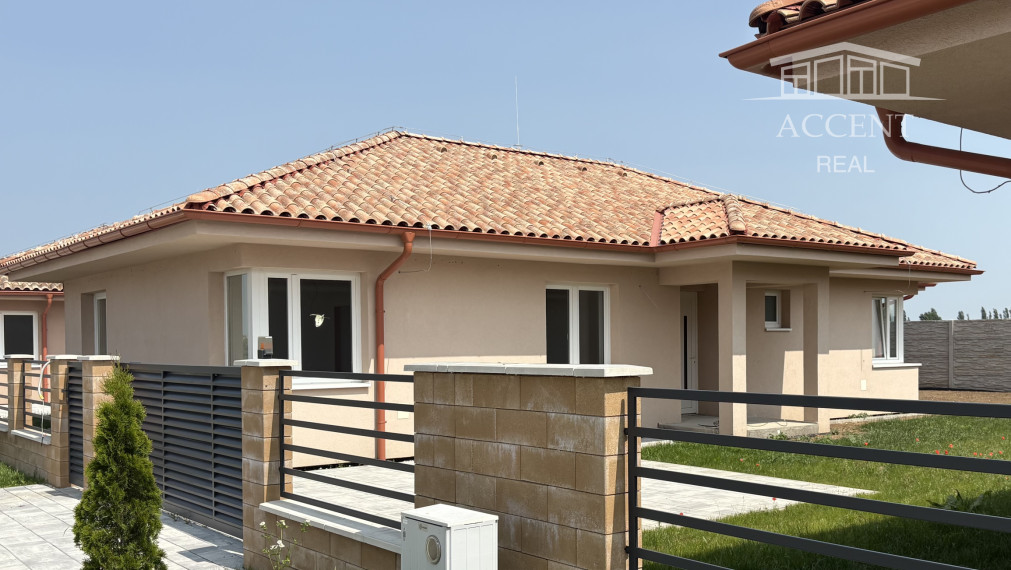 ZNÍŽENÁ CENA - KVALITNÁ NOVOSTAVBA V ŠTANDARDE- SAMOSTATNE STOJACE RODINNÉ DOMY (140M2) S VEĽKÝMI POZEMKAMI