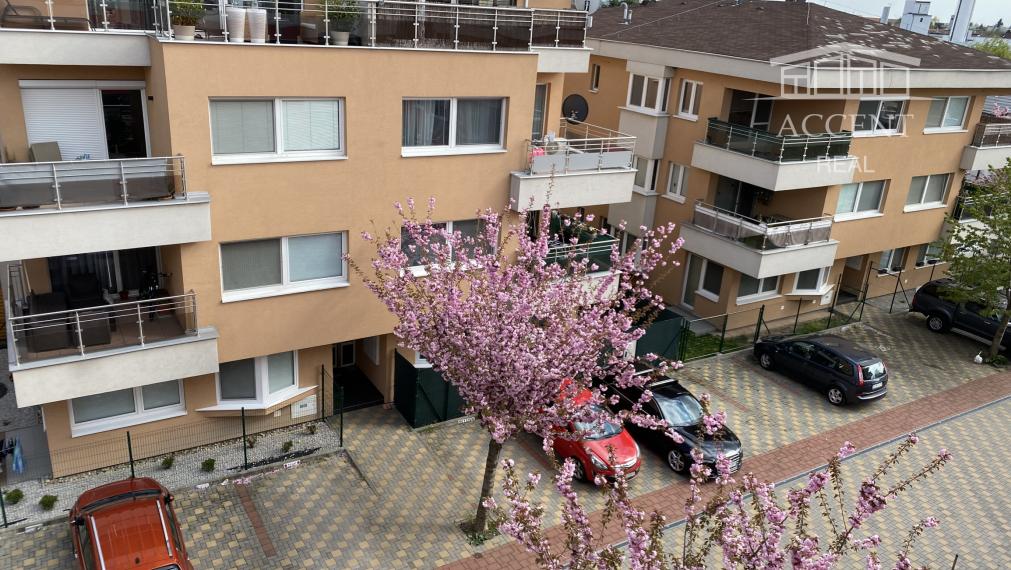 ZNÍŽENÁ CENA - NOVOSTAVBA - 2 IZBOVÝ BYT S0 ZÁHRADOU - VILA DOMY SENEC