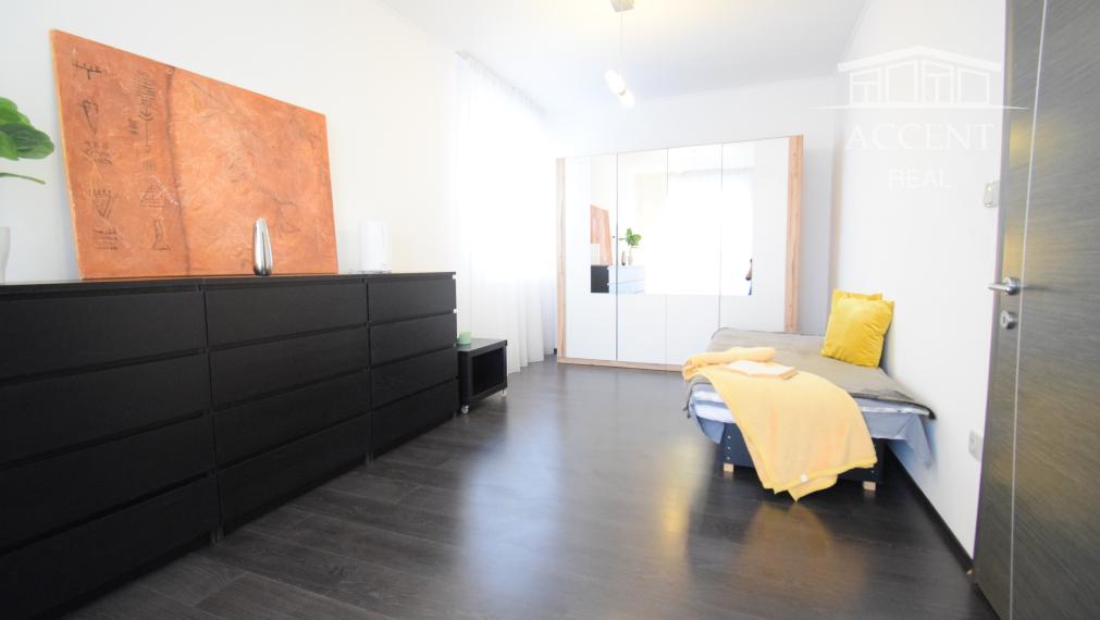 2 IZBOVÝ BYT V UZAVRETOM AREÁLI S KRÁSNOU VEĽKOU TERASOU A PARKOVACÍM MIESTOM (151,38m2)