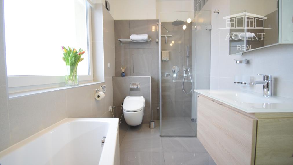 PRENÁJOM DIZAJNOVÉHO 2 - IZBOVÉHO BYTU SO ŠATNÍKOM A BALKÓNOM NA TRNÁVKE