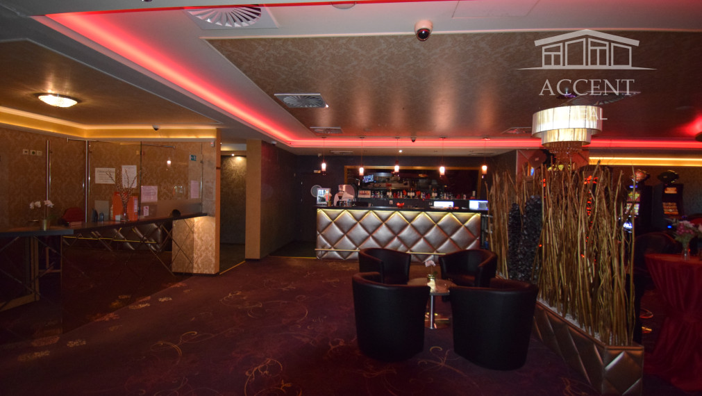 KOMERČNÉ  PRIESTORY S PARKOVANÍM NA   TRNAVSKEJ CESTE - PRI ZIMNOM ŠTADIÓNE