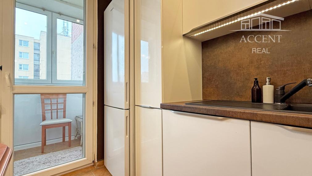 VEĽMI PEKNÝ, KVALITNE ZREKONŠTRUOVANÝ 3,5 - IZBOVÝ BYT V PETRŽALKE VO VÝBORNEJ LOKALITE PLNEJ ZELENE