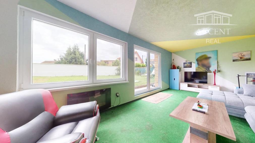 BUNGALOV V POKOJNEJ LOKALITE S PEKNÝM ROŽNÝM POZEMKOM (538M2) - MOST PRI BRATISLAVE