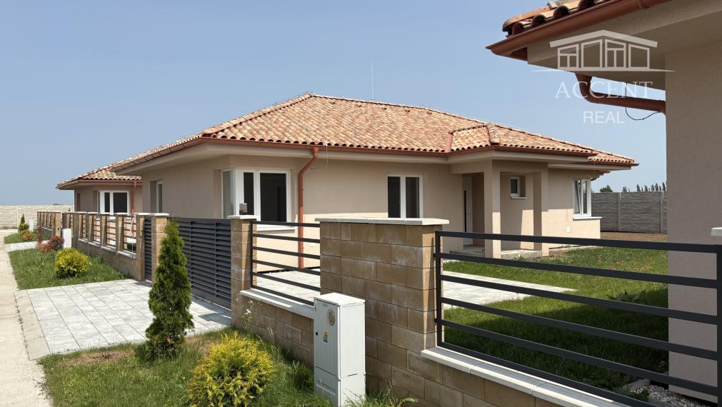 ZNÍŽENÁ CENA - KVALITNÁ NOVOSTAVBA V ŠTANDARDE- SAMOSTATNE STOJACE RODINNÉ DOMY (140M2) S VEĽKÝMI POZEMKAMI
