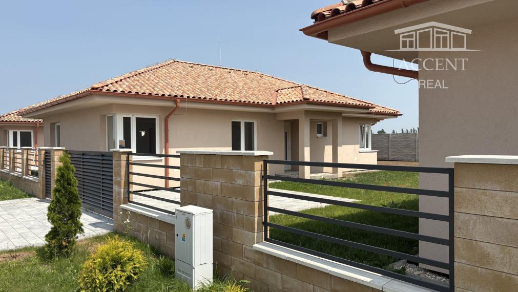 ZNÍŽENÁ CENA - KVALITNÁ NOVOSTAVBA V ŠTANDARDE- SAMOSTATNE STOJACE RODINNÉ DOMY (140M2) S VEĽKÝMI POZEMKAMI