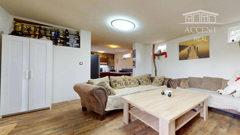 RODINNÝ DOM (107M2) V POKOJNEJ LOKALITE S PEKNÝM ROŽNÝM POZEMKOM (538M2) - MOST PRI BRATISLAVE